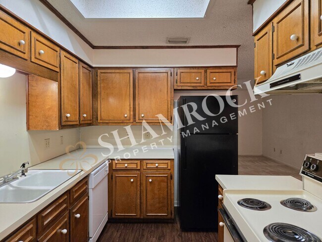 Building Photo - 6807 Old Briarstown Dr