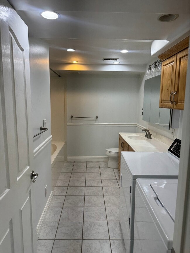 Building Photo - 7744 Mountain Estates Dr