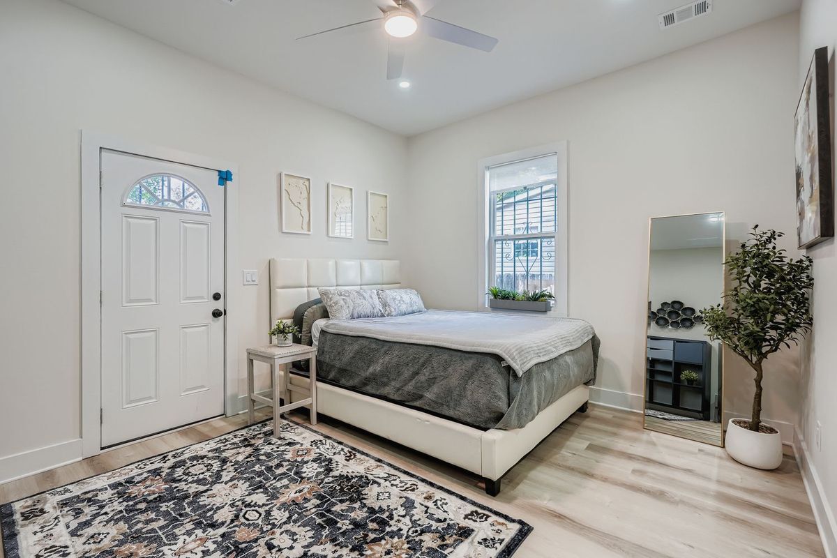 Building Photo - 18 Booker St NW