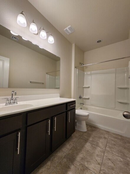 Building Photo - 1058 W Chimes Tower Dr