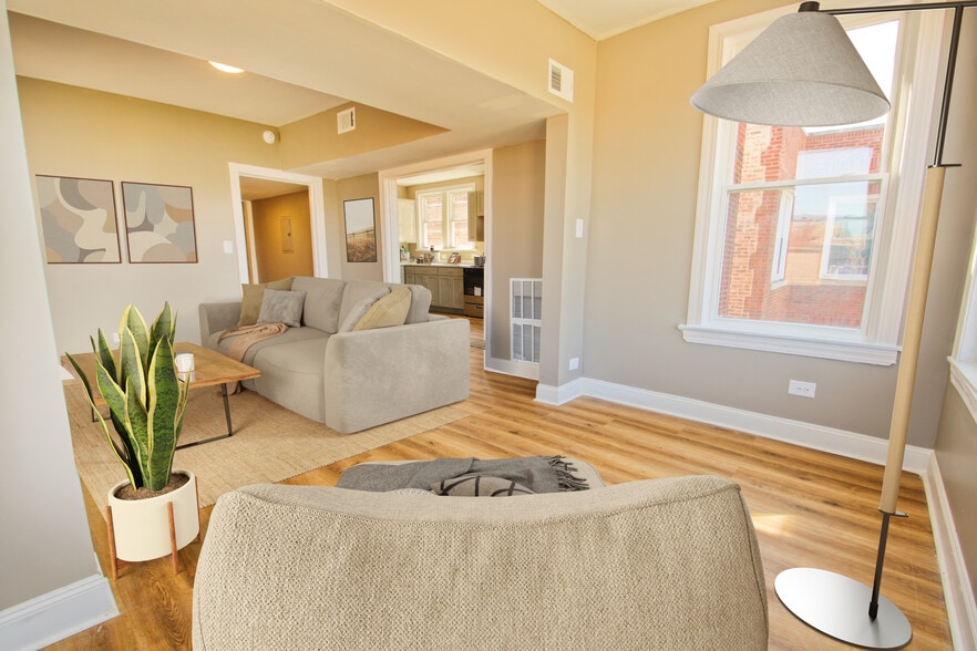 Building Photo - 2417 E 73rd St