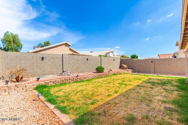 Building Photo - 40147 N Cassara Dr