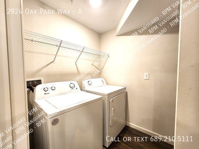 Building Photo - 2924 Oak Park Way