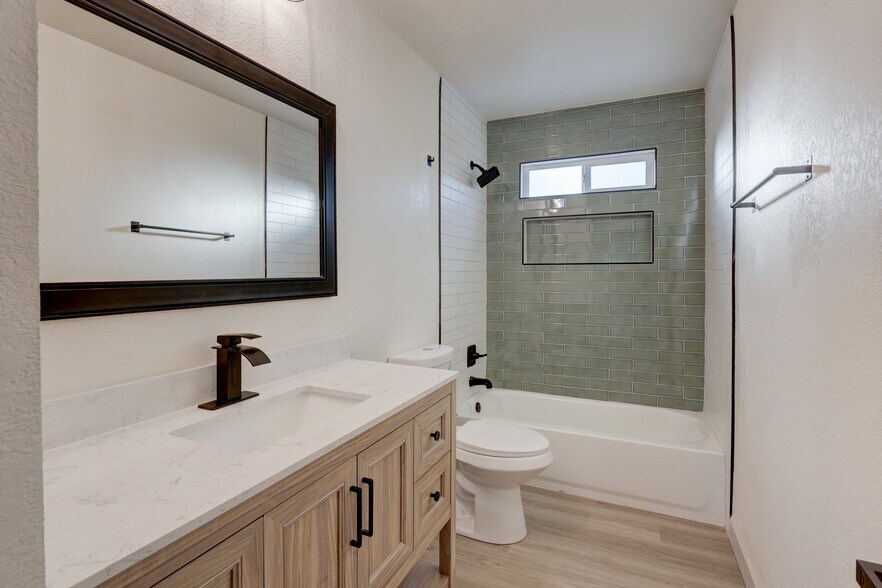 Building Photo - 1149 Victor St