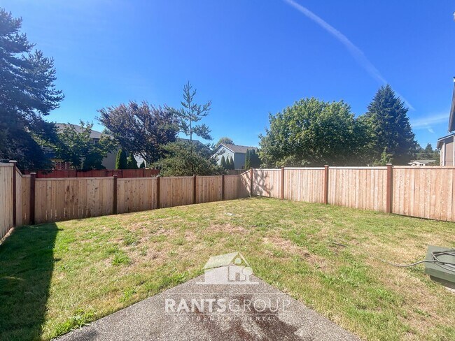 Building Photo - 7043-7045 Lazy Ct SW