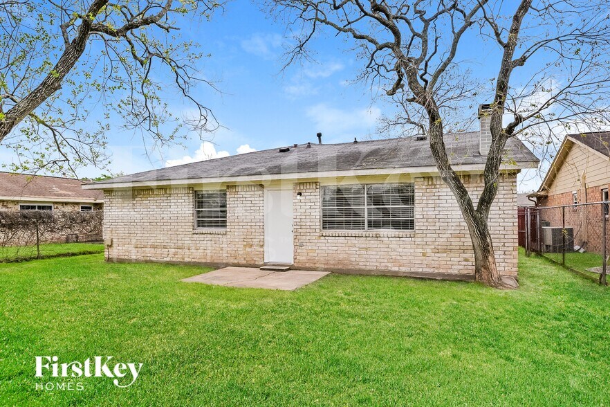 Building Photo - 4927 Kilkenny Dr