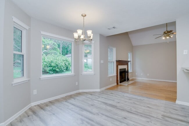 Building Photo - Brick Ranch in Evans