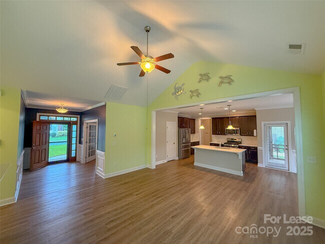 Building Photo - 128 Coral Rutledge Dr