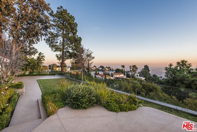 Building Photo - 7940 Vulcan Dr