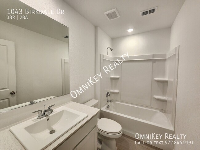 Building Photo - 1043 Birkdale Dr