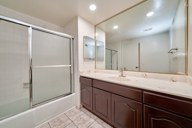 Building Photo - 15507 Caulfield Ave