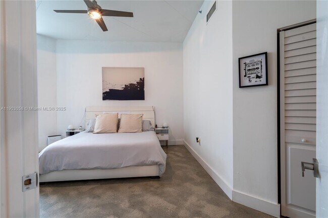 Building Photo - 2001 Biscayne Blvd