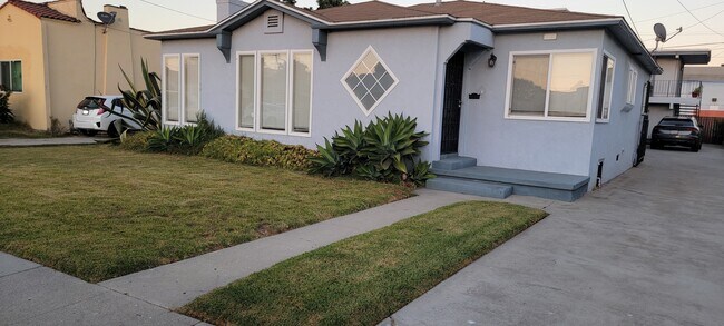 Primary Photo - 114 N Poinsettia Ave
