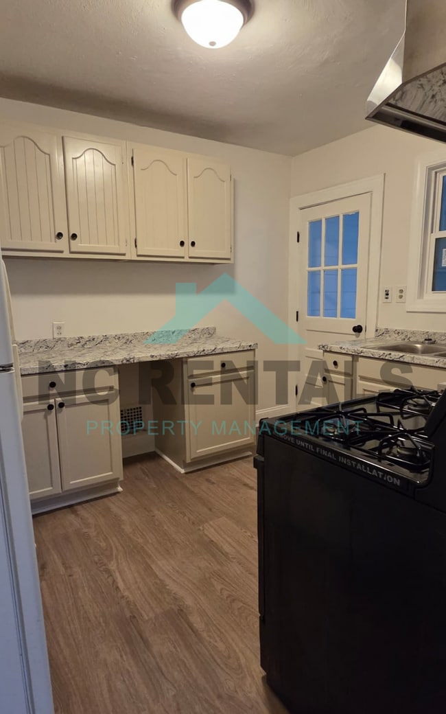 Building Photo - 2907 Bon Air Ave