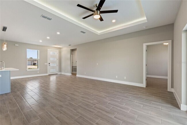 Building Photo - 205 Hyacinth Ct