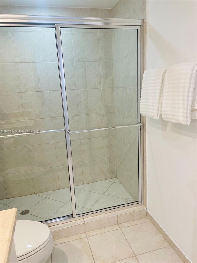 Building Photo - 14951 Royal Oaks Ln