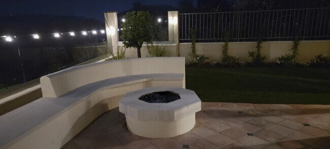 Building Photo - 16656 Cll Arbolada