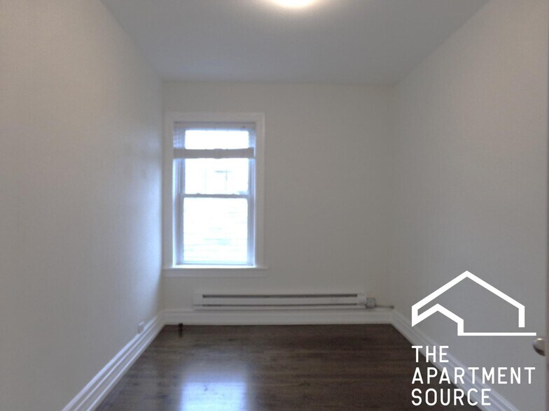 Building Photo - 2131 W Giddings St