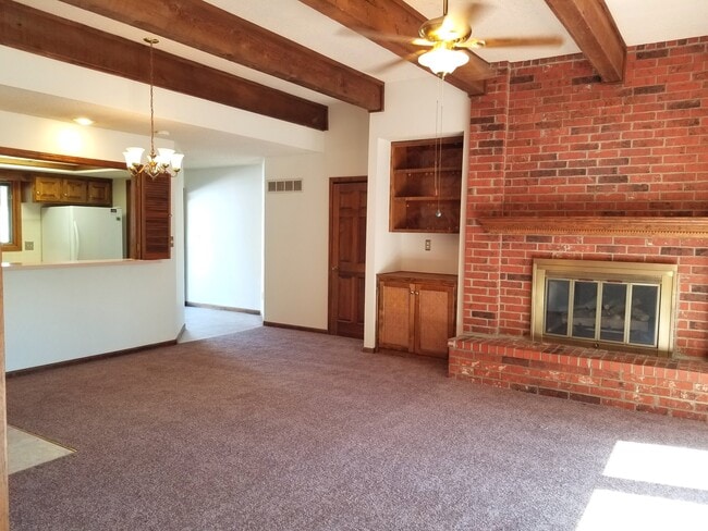 Building Photo - 3023 University Dr
