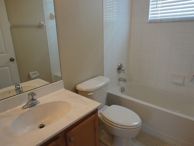 Building Photo - 15535 Telford Spring Dr