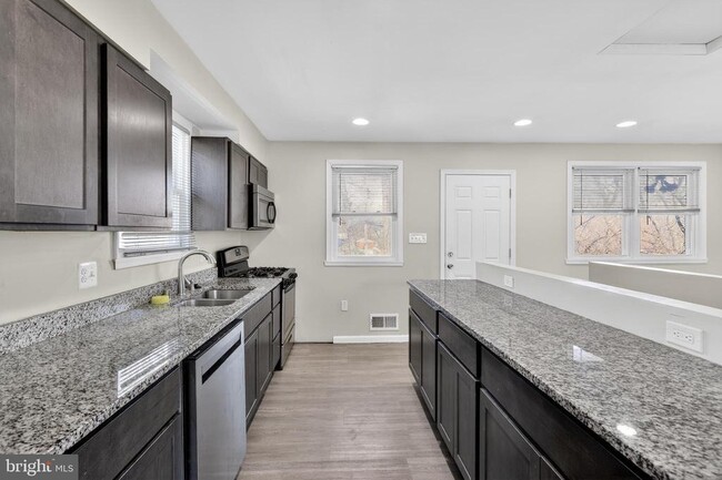 Building Photo - 3666 Clifmar Rd