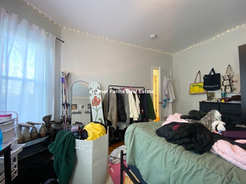 Building Photo - 14 Parker Hill Ave