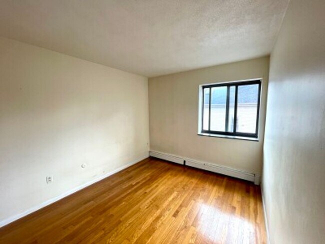 Building Photo - 28 Allston St