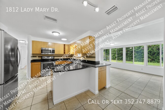 Building Photo - 1812 Lady Mary Dr
