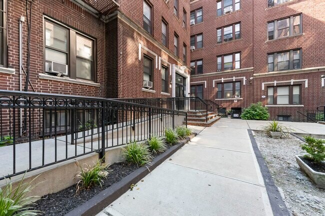 Building Photo - 275 Harrison Ave