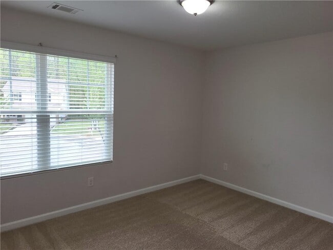 Building Photo - 205 Augusta Woods Dr