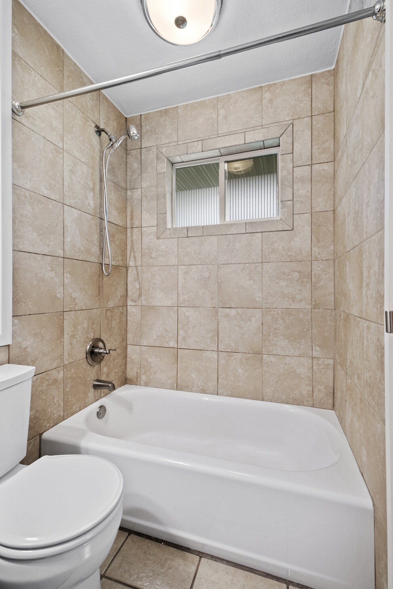 Building Photo - 850 W Kelley St