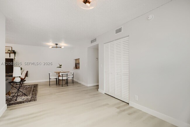Building Photo - 9311 Orange Grove Dr