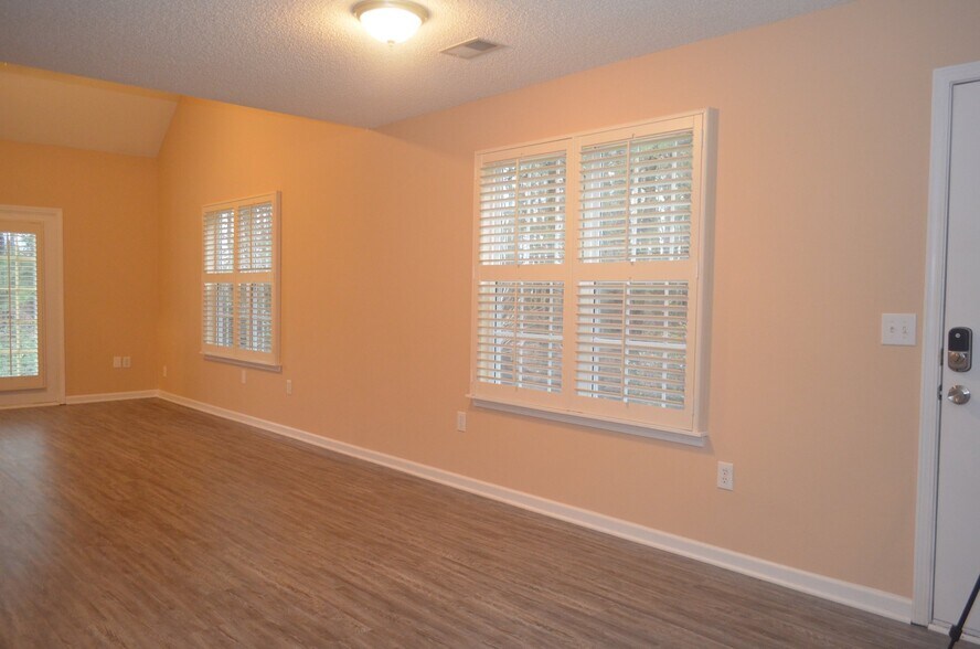Building Photo - 8955 Bryant Field Cir
