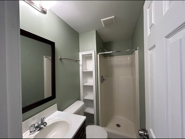 Building Photo - 3 Bedrooms Opportunity Area (BRHP/HCVP)