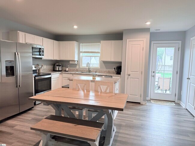 Building Photo - 220 Burr Oak Ln
