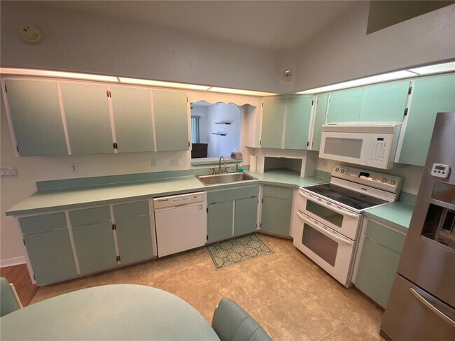 Building Photo - 26840 Racquet Cir