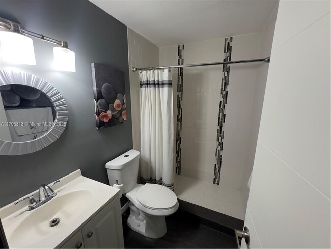 Building Photo - 10600 SW 146th Ct