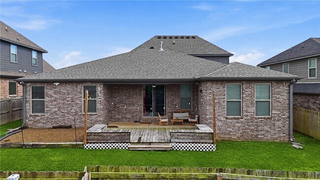 Building Photo - 4200 SW Acres Ave