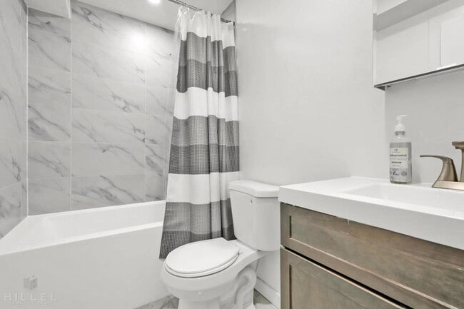 Building Photo - 2 bedroom in Brooklyn NY 11207
