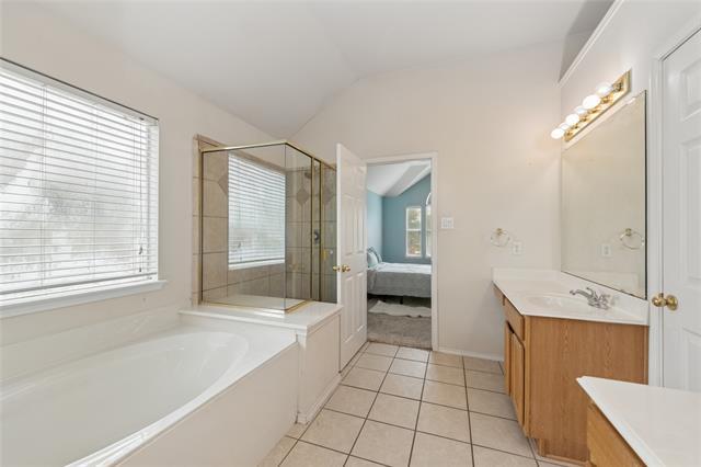 Building Photo - 5909 Vineyard Ln