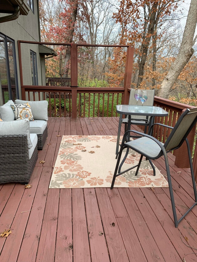 Building Photo - 107 Hollyridge Ln