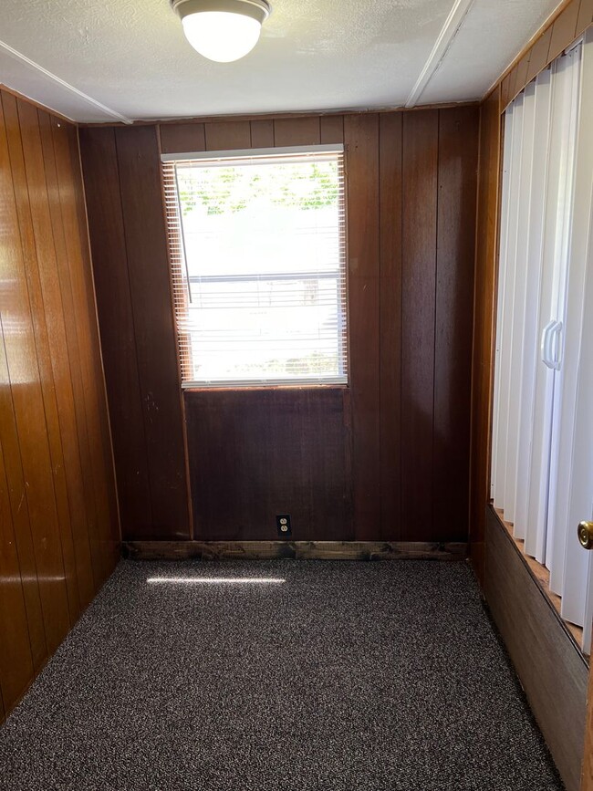 Building Photo - Affordable 2-Bedroom/ 1-Bath Mobile Home -...
