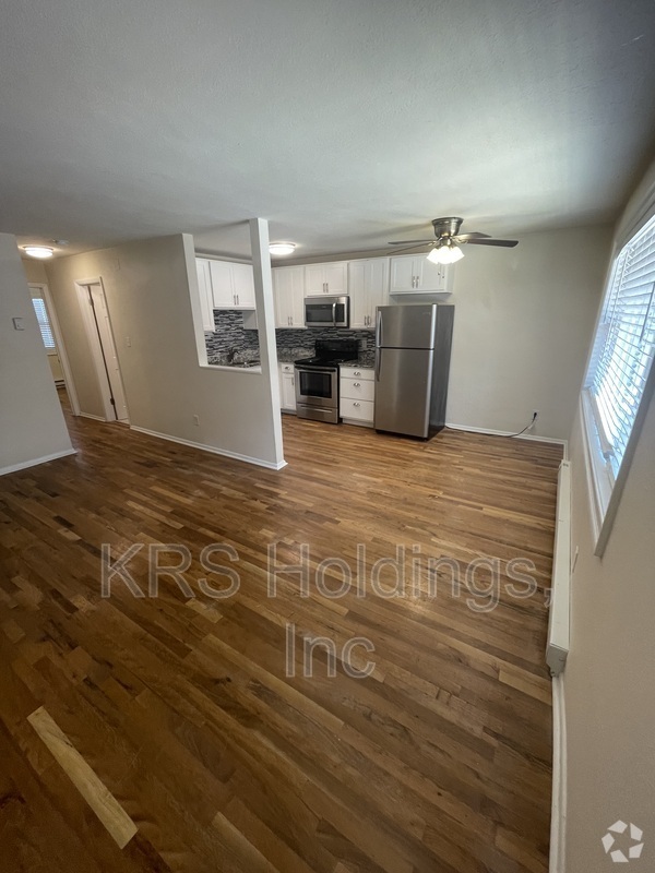 Building Photo - Willow Sands Apartments
