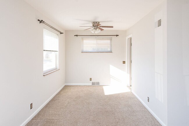 Building Photo - 3071 Neisel Ave