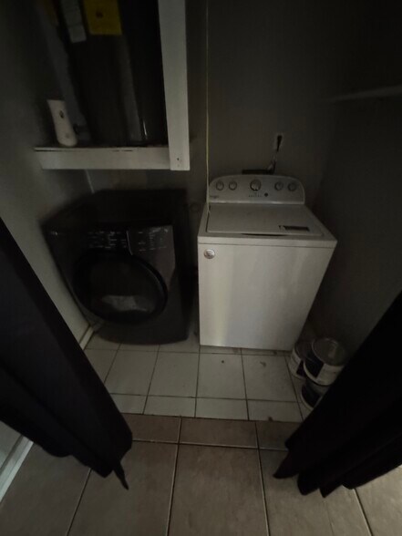 Building Photo - 1863 Nekoma Ct