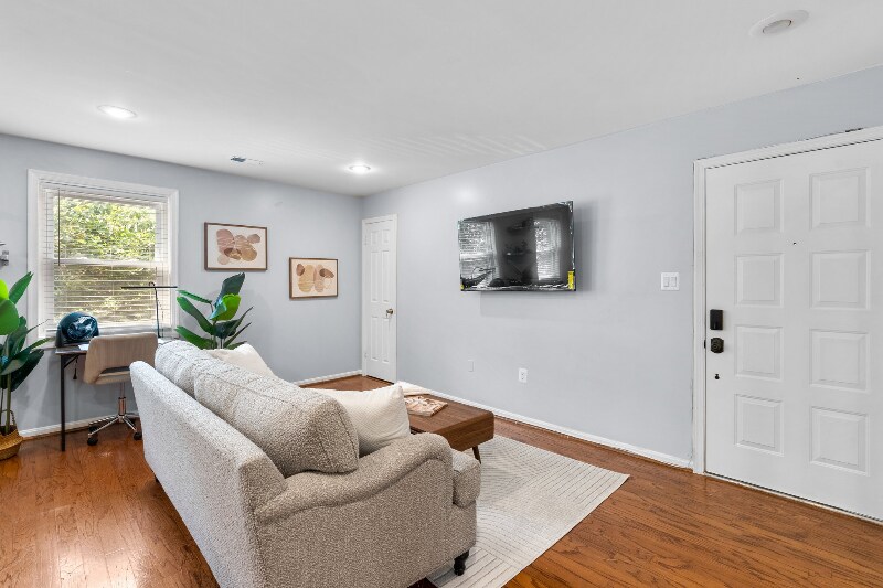 Building Photo - 11770 Carriage House Dr