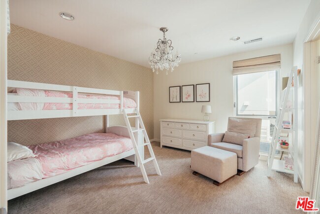 Building Photo - 310 Washington Blvd