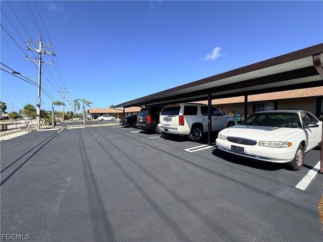 Building Photo - 823 Gleason Pkwy