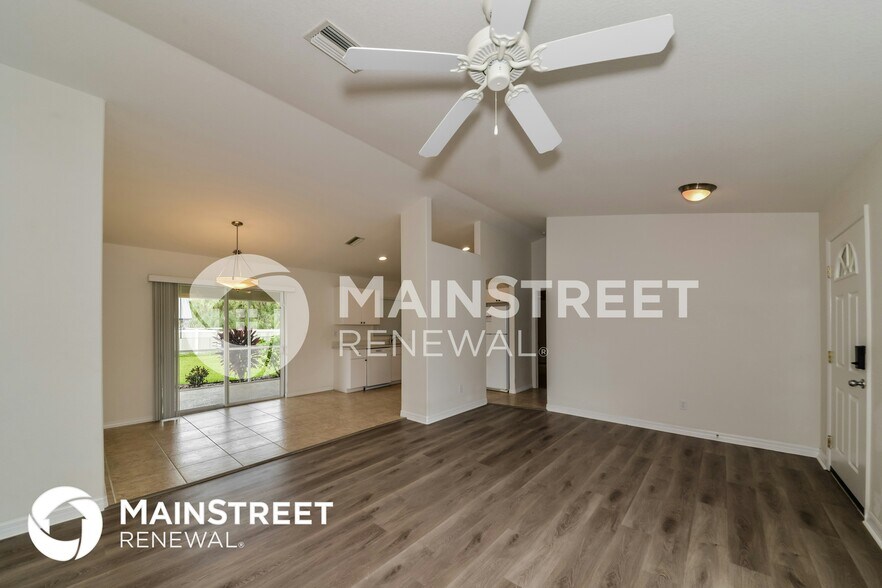 Building Photo - 3259 Toluca Terrace