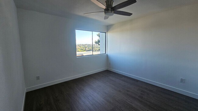 Building Photo - Beautiful 2BD 1.5BA Recently Remodeled Condo in Forest Park Plaza